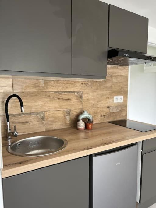 Apt T2 Neuf Terrasse Арль Экстерьер фото